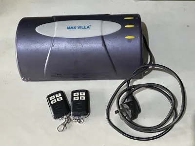 hộp nhận tín hiệu cửa cuốn