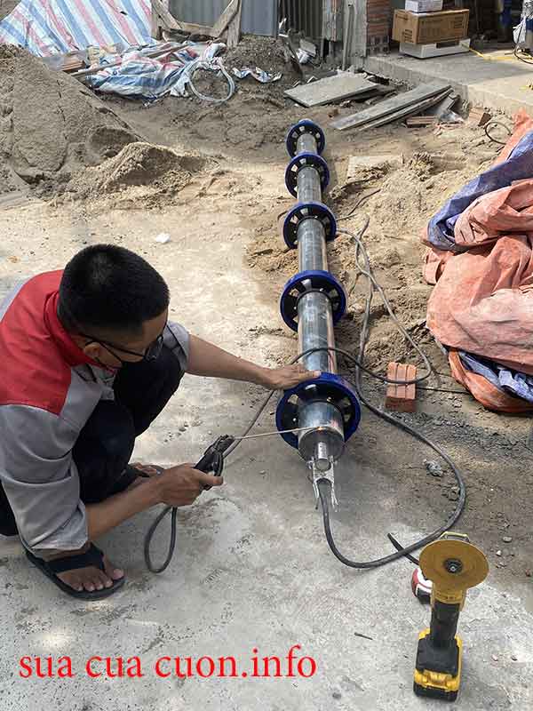 Hàn trục để lắp cửa